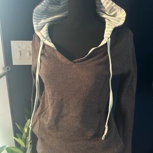 Striped-Lined Hooded Pullover in Gray and Light Blue